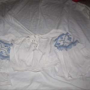 cutest summer crop long sleeve top🌼